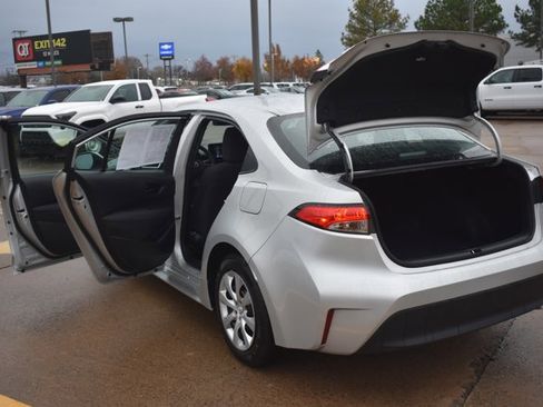 Used 2024 Toyota Corolla LE image 16