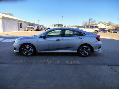 Used 2017 Honda Civic EX-T image 5