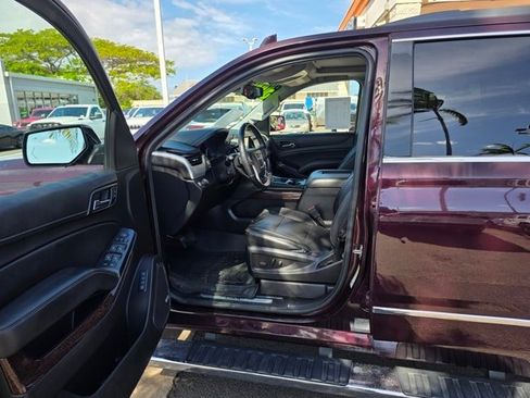 Used 2017 GMC Yukon SLT w/ Premium Edition image 9