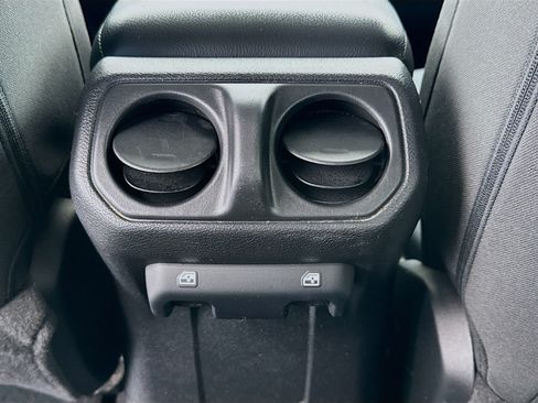 Used 2023 Jeep Wrangler Unlimited AWD/4WD image 16