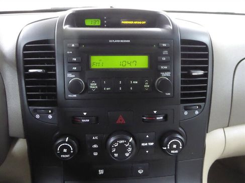 Used 2007 Kia Sedona LX image 13