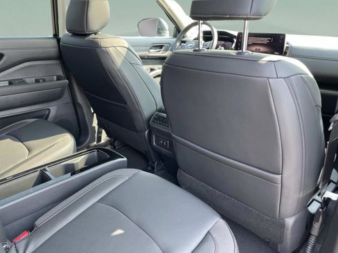 New 2026 Nissan Pathfinder SL AWD/4WD image 16