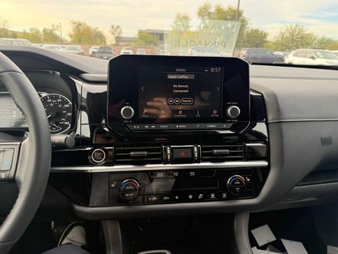 Certified 2022 Nissan Pathfinder SV w/ SV Black Package image 20