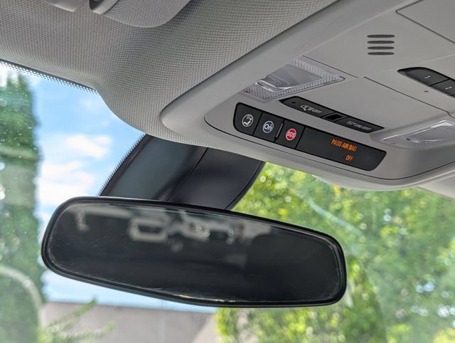 Used 2018 Chevrolet Equinox LT FWD image 26