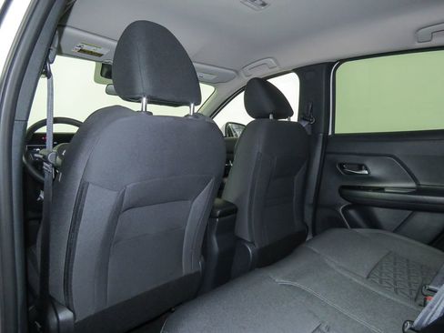 Certified 2025 Nissan Kicks SV image 36