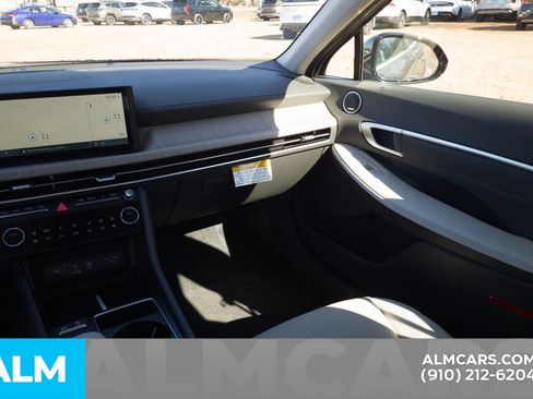 Certified 2025 Hyundai Sonata Limited FWD image 17