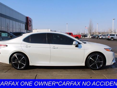 Used 2020 Toyota Camry XSE image 6