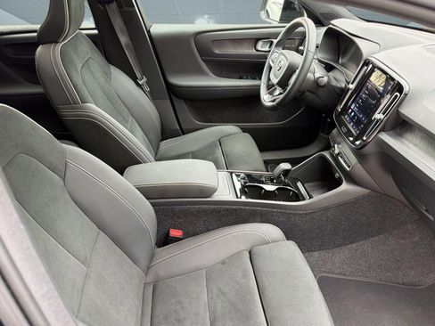 Certified 2023 Volvo C40 P8 Recharge Ultimate image 30