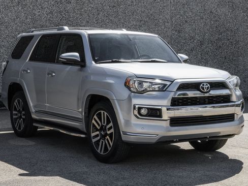 Used 2014 Toyota 4Runner Limited image 6