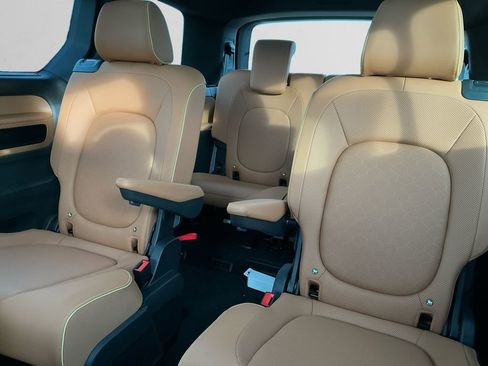 New 2025 Volkswagen ID. Buzz Pro S Plus image 13