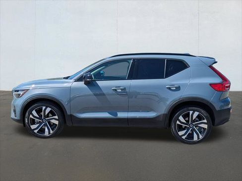 New 2026 Volvo XC90 T8 Plus w/ Protection Package Premier AWD/4WD image 2