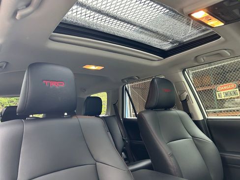 Used 2024 Toyota 4Runner TRD Off-Road Premium w/ Off Road Premium Plus Package AWD/4WD image 27