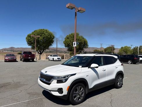 Used 2021 Kia Seltos S AWD/4WD image 10