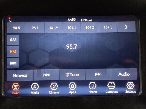 Used 2019 Jeep Cherokee Latitude w/ Popular Appearance Group image 25