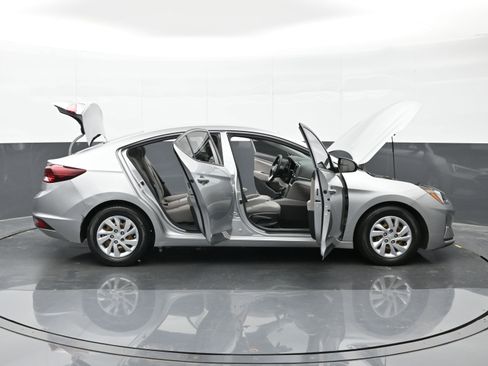 Used 2020 Hyundai Elantra SE image 46