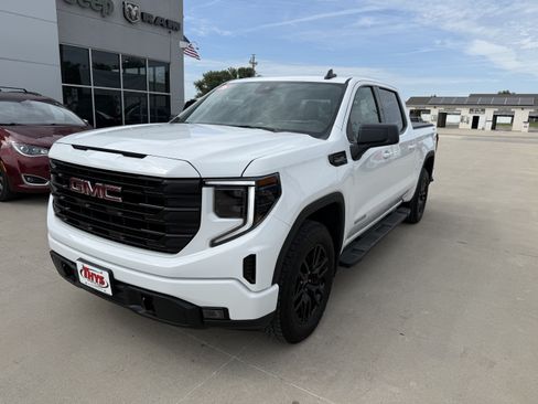 Used 2026 GMC Sierra 1500 Elevation AWD/4WD image 31