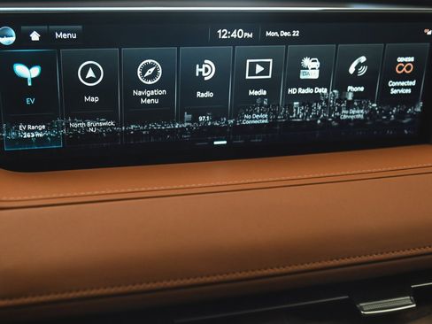 Used 2024 Genesis G80 image 19