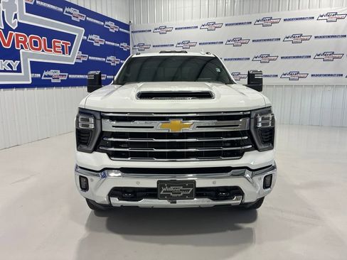 Used 2025 Chevrolet Silverado 3500 LTZ w/ LTZ Premium Package AWD/4WD image 16