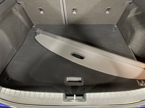 Used 2020 Hyundai Ioniq Limited image 12