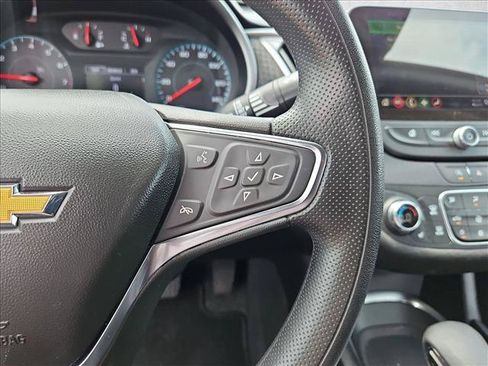 Used 2025 Chevrolet Malibu LT FWD image 17