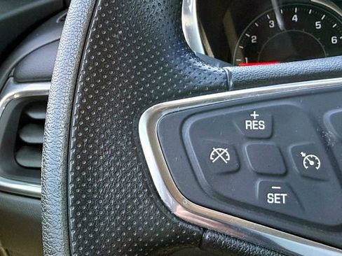 Used 2019 Chevrolet Equinox LT FWD image 20