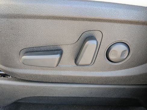 Used 2025 Kia Telluride S image 18