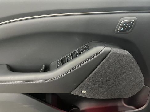 Used 2025 Ford Mustang Mach-E Premium image 9