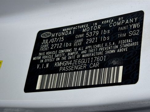 Used 2016 Hyundai Genesis 3.8 RWD image 40