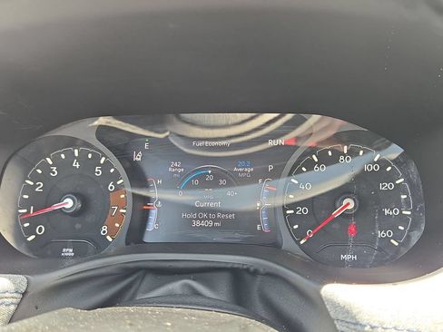 Used 2025 Jeep Compass Latitude w/ Sun & Sound Group AWD/4WD image 16