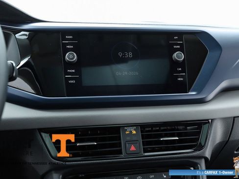 Used 2023 Volkswagen Taos SE w/ Panoramic Sunroof Package FWD image 63