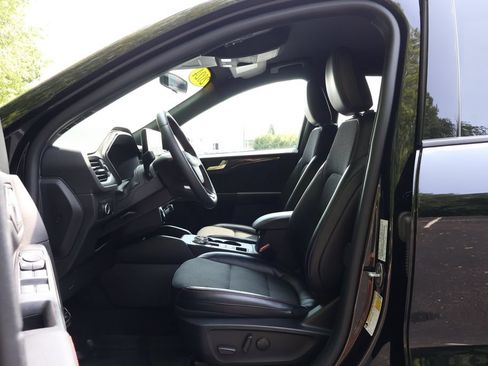 Used 2024 Ford Escape ST-Line w/ Tech Pack #1 AWD/4WD image 32