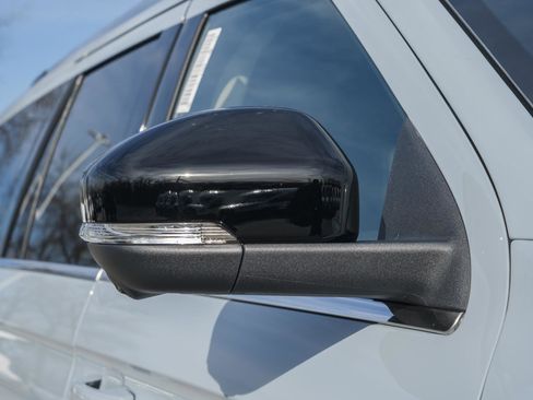 New 2025 Ford Expedition Platinum w/ Driver's Package image 21