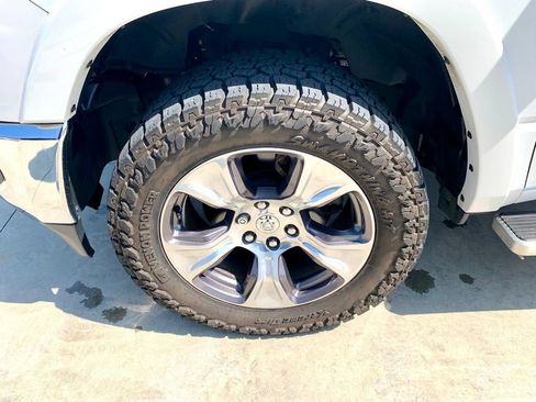 Used 2019 RAM 1500 Laramie RWD image 9