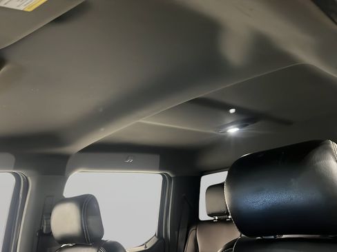 Used 2020 Ford F150 Lariat image 32