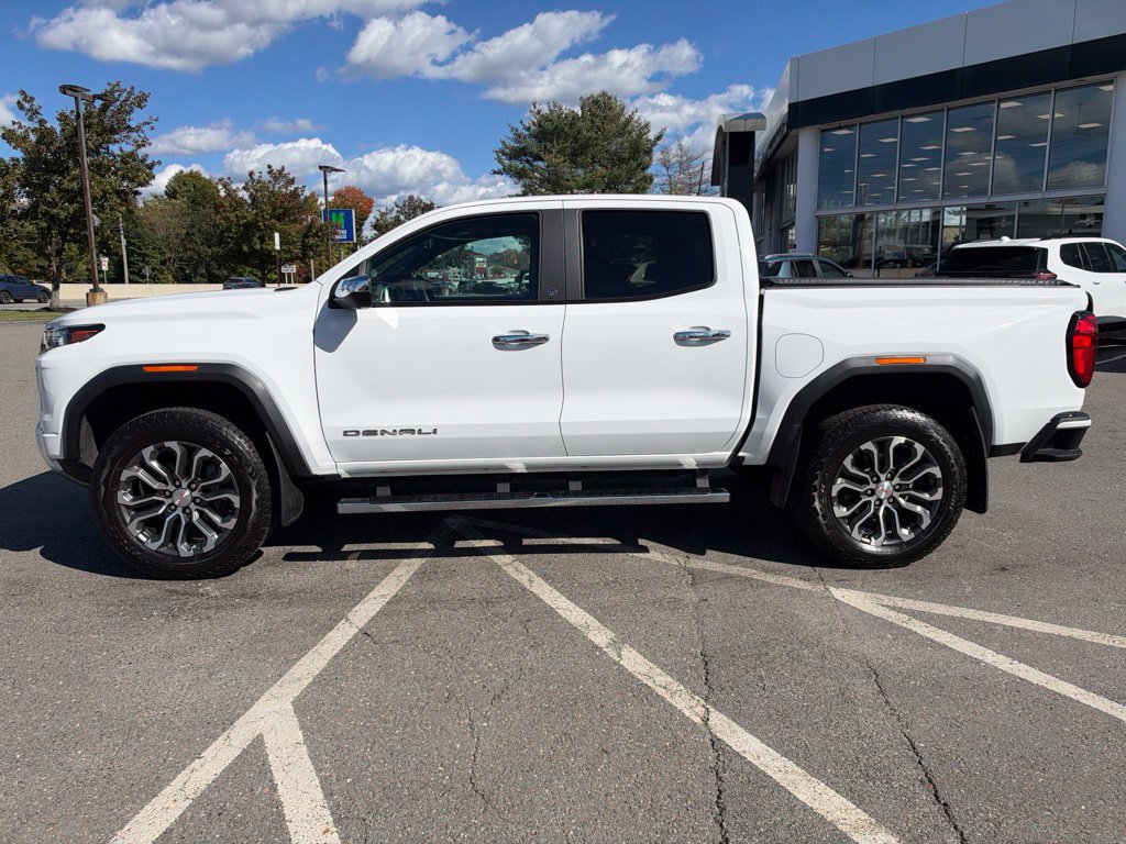Used 2024 GMC Canyon Denali AWD/4WD image 2