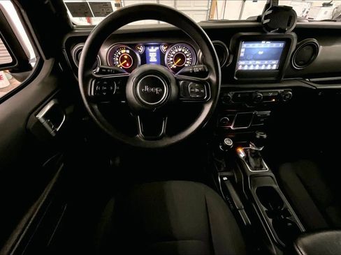 Used 2023 Jeep Wrangler Sport image 5