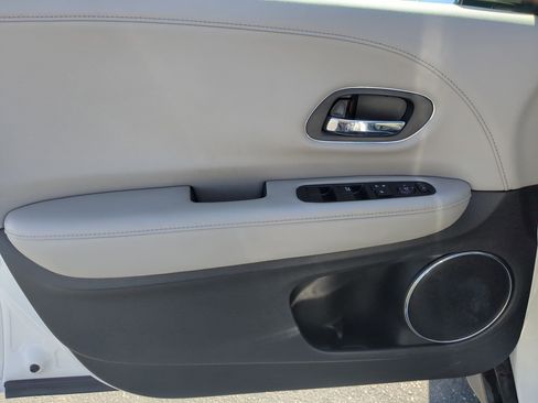 Used 2022 Honda HR-V EX-L image 15