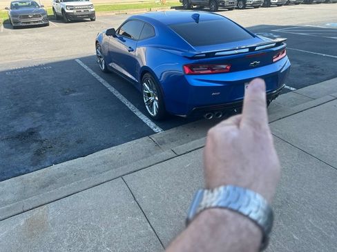 Used 2018 Chevrolet Camaro SS RWD image 6