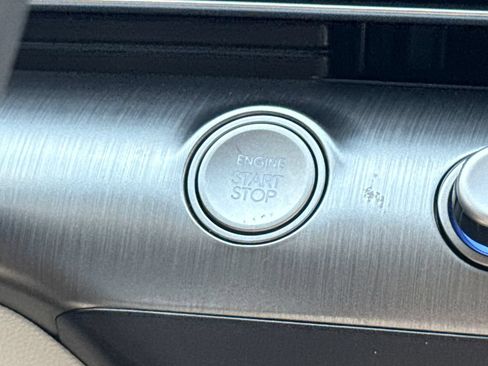 Used 2025 Hyundai Kona SEL FWD image 26
