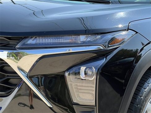 Used 2024 Chevrolet Trax LS w/ LS Convenience Package image 33