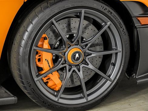 Used 2019 McLaren Senna RWD image 20