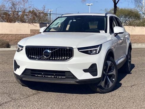 New 2025 Volvo XC40 B5 Core w/ Protection Package Premier image 3