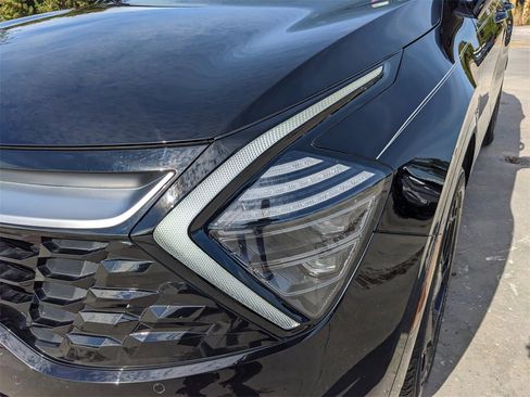 Certified 2024 Kia Sportage SX image 11