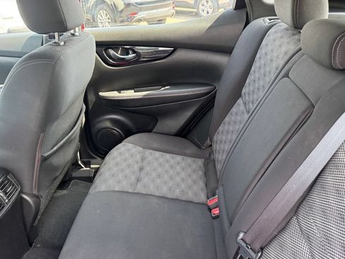 Used 2017 Nissan Rogue Sport SV w/ SV Premium Package AWD/4WD image 8