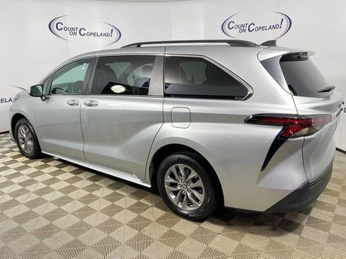 Used 2024 Toyota Sienna XLE image 4