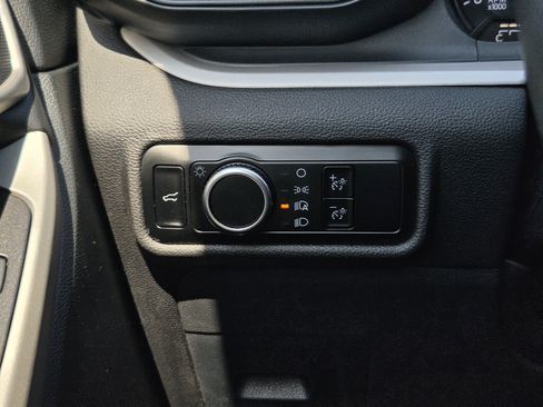 Used 2024 Ford Explorer XLT AWD/4WD image 28