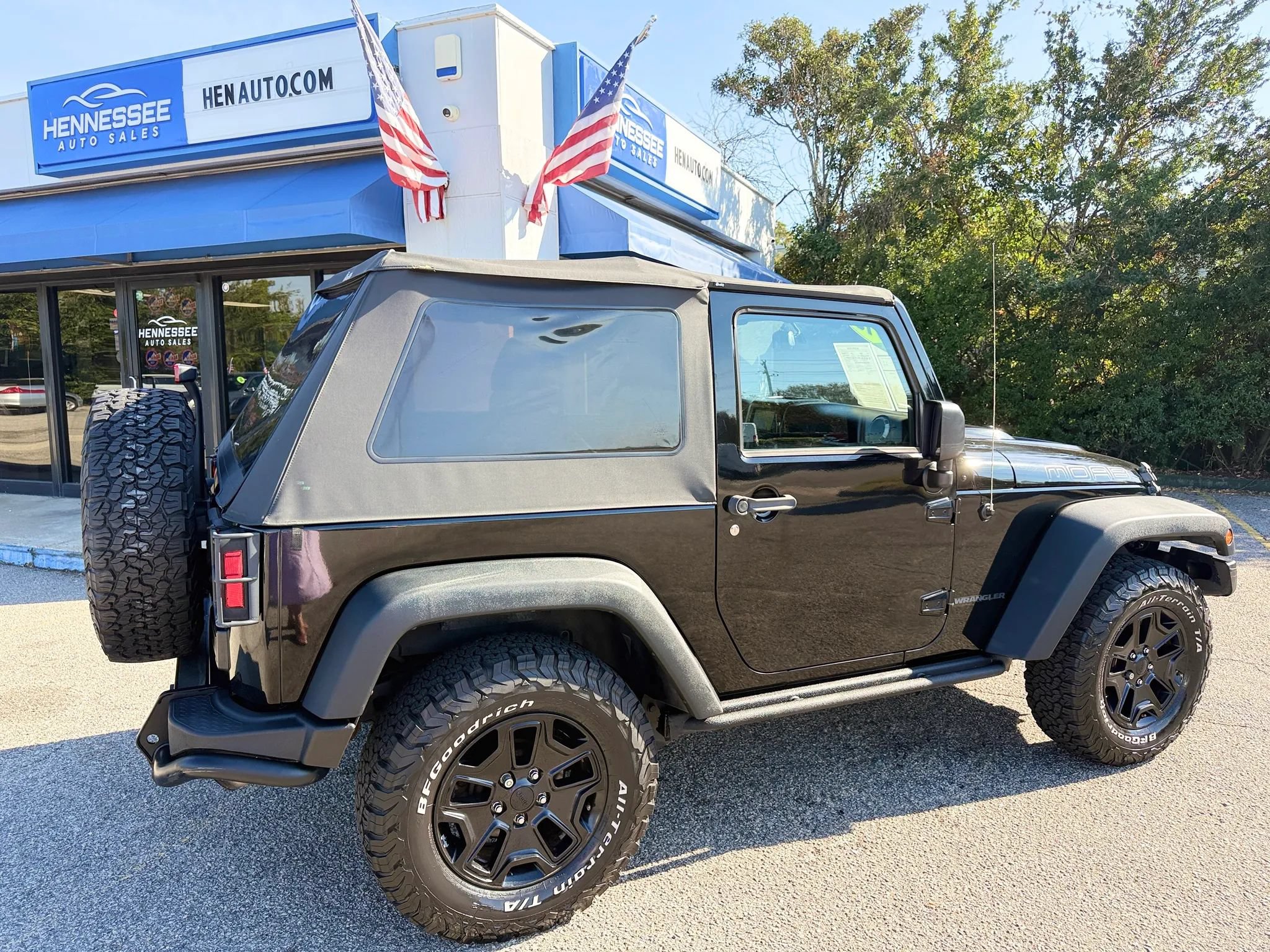 Used 2013 Jeep Wrangler Sahara AWD/4WD image 5