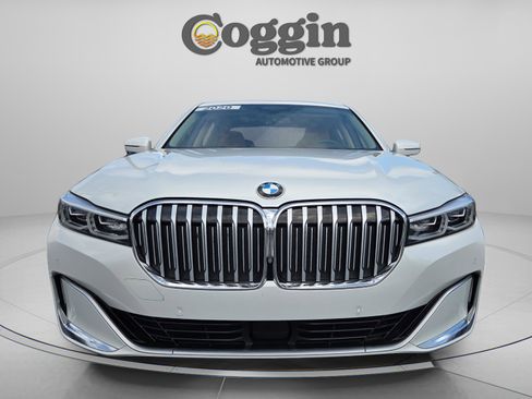 Used 2020 BMW 745e xDrive image 9