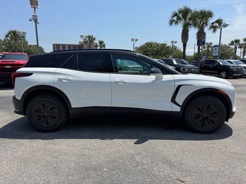 New 2025 Chevrolet Blazer EV LT image 9