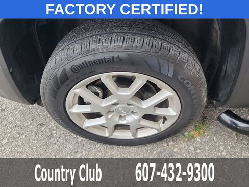 Used 2021 Jeep Renegade Latitude w/ Convenience Group AWD/4WD image 34